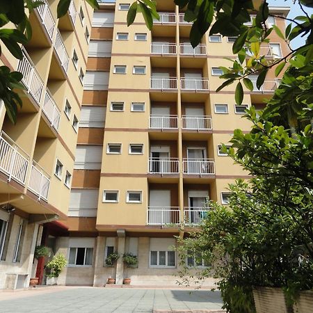 Residence Giusti 6 Milan Bagian luar foto