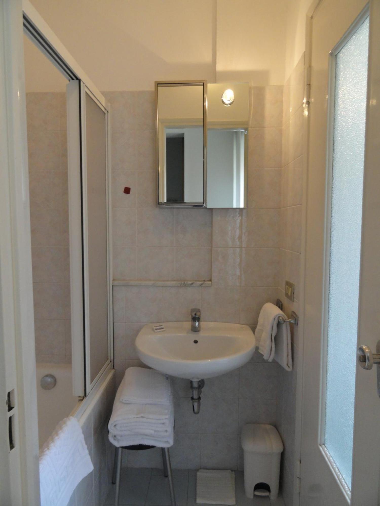 Residence Giusti 6 Milan Bagian luar foto